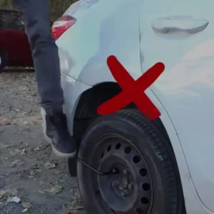 بازکردن پیچ چرخ